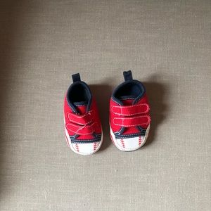 Infant boy baseball pattern shoes